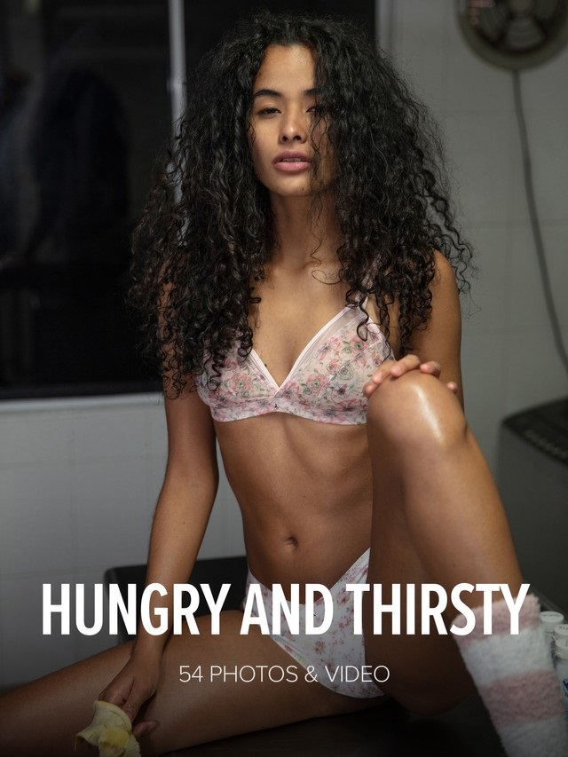 [Watch4Beauty] Mia Nix - Hungry And Thirsty